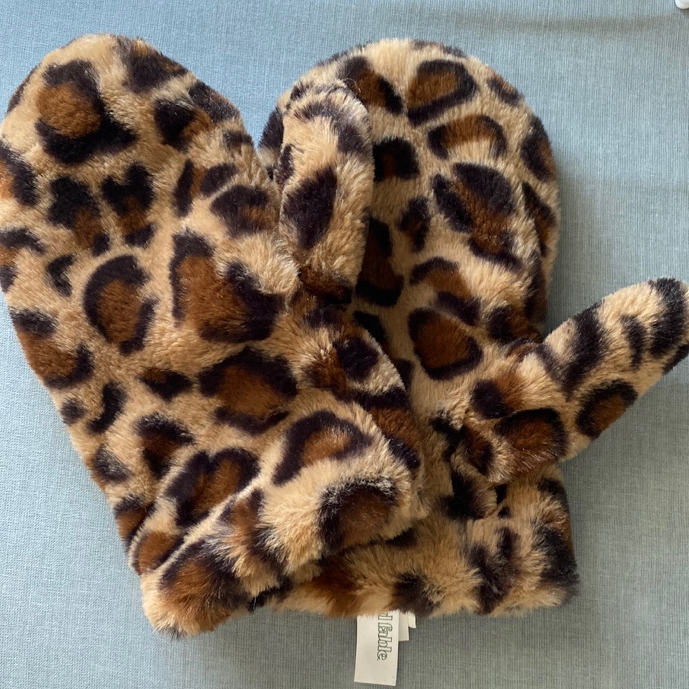 Wild Fable Leopard Print Mittens